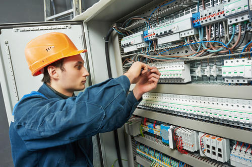 When to Call a Mechanical Electrical Contractor￼