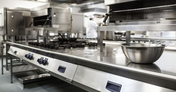 Top commercial kitchen equipment items that you must have while opening your commercial kitchen
